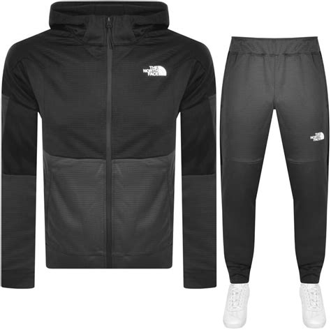 the north face tracksuit men's.